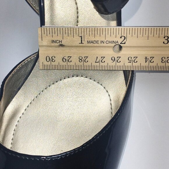 BANDOLINO SHOES BLACK HEELS WITH GOLD TRIM - Picture 7 of 7